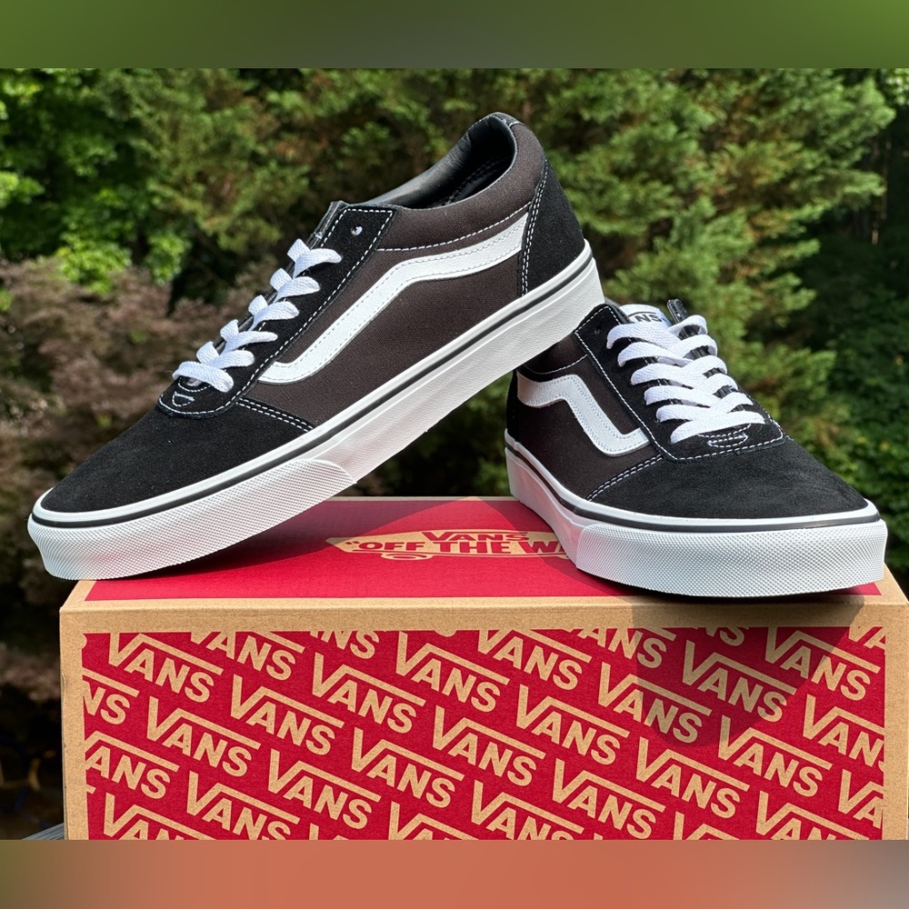 NEW Vans Ward Casual Lifestyle Sneakers Black Retro Mens 10 Womens 11.5 Unisex